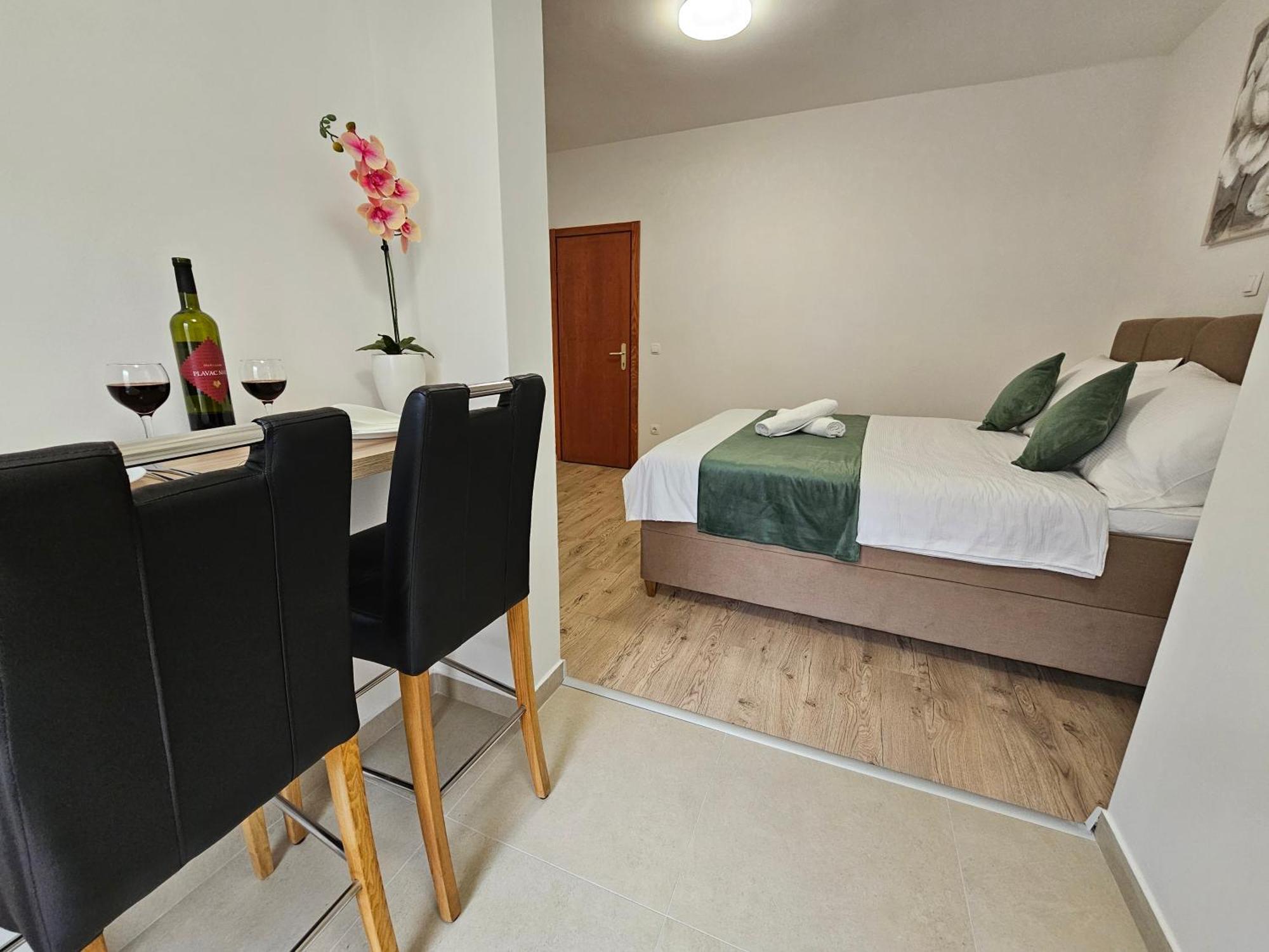 Apartments Kovac Makarska Exterior photo
